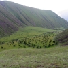   Поперечная долина на Самурском хребте.       Фото: © Валентин Тихонов.      5.05.2008, Дагестан, окрестности селения Ялак, 1700-1900 м над ур. м.    